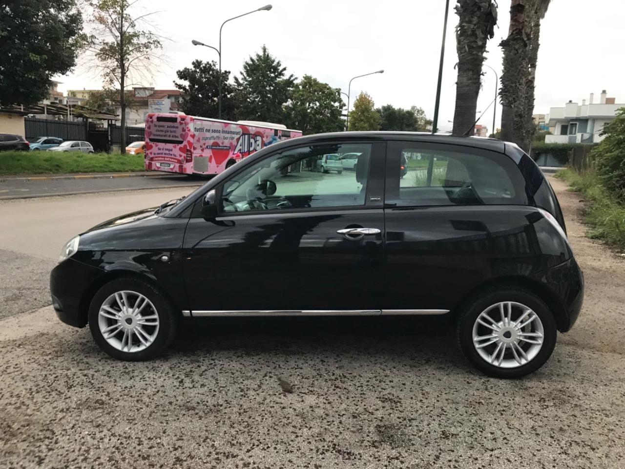 Lancia Ypsilon 1.2 69 CV Unyca ANNO 2012