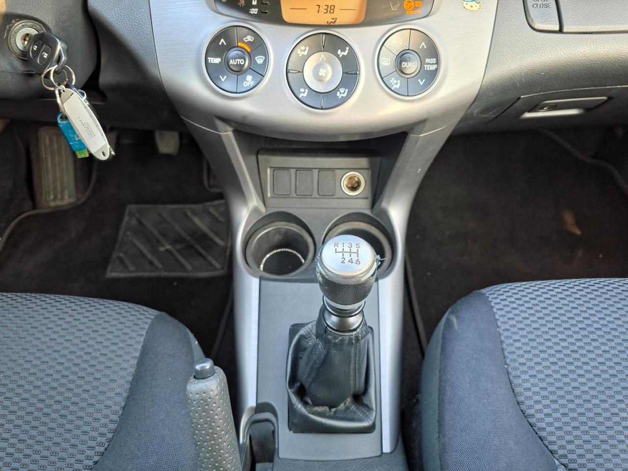 Toyota RAV 4 RAV4 2.2 D-4D 136 CV DPF Luxury CV-136 E4 Manuale NEO 4x4 2009