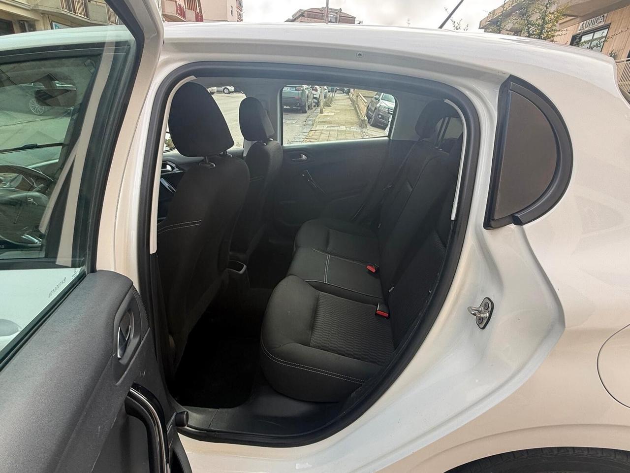 Peugeot 208 BlueHDi 75 5 porte Van Active