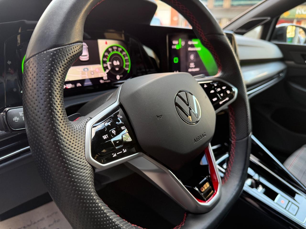Volkswagen Golf GTI 2.0 TSI DSG PERFORMANCE