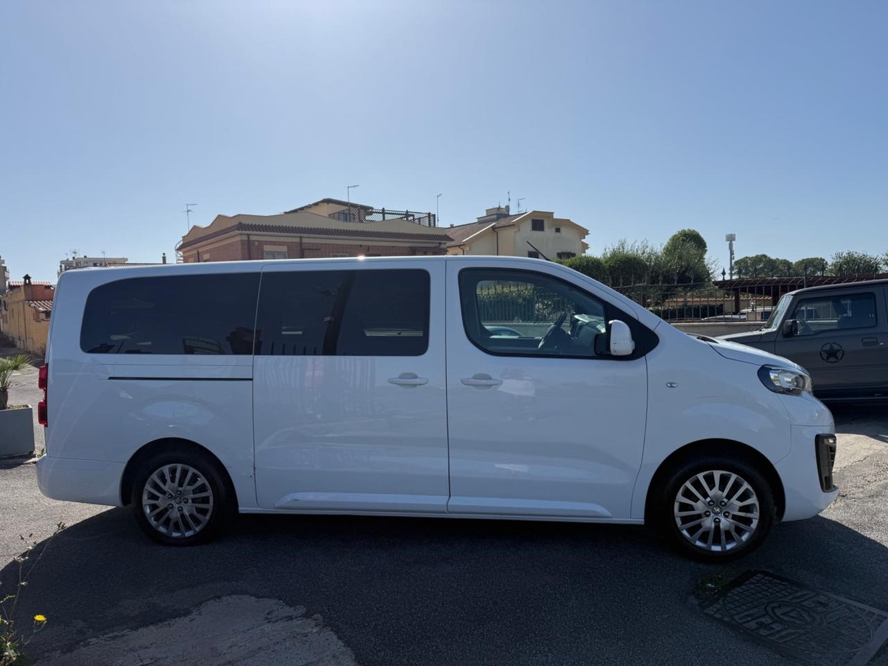 Peugeot Traveller 2.0 BlueHDi 140cv Long 9 POSTI