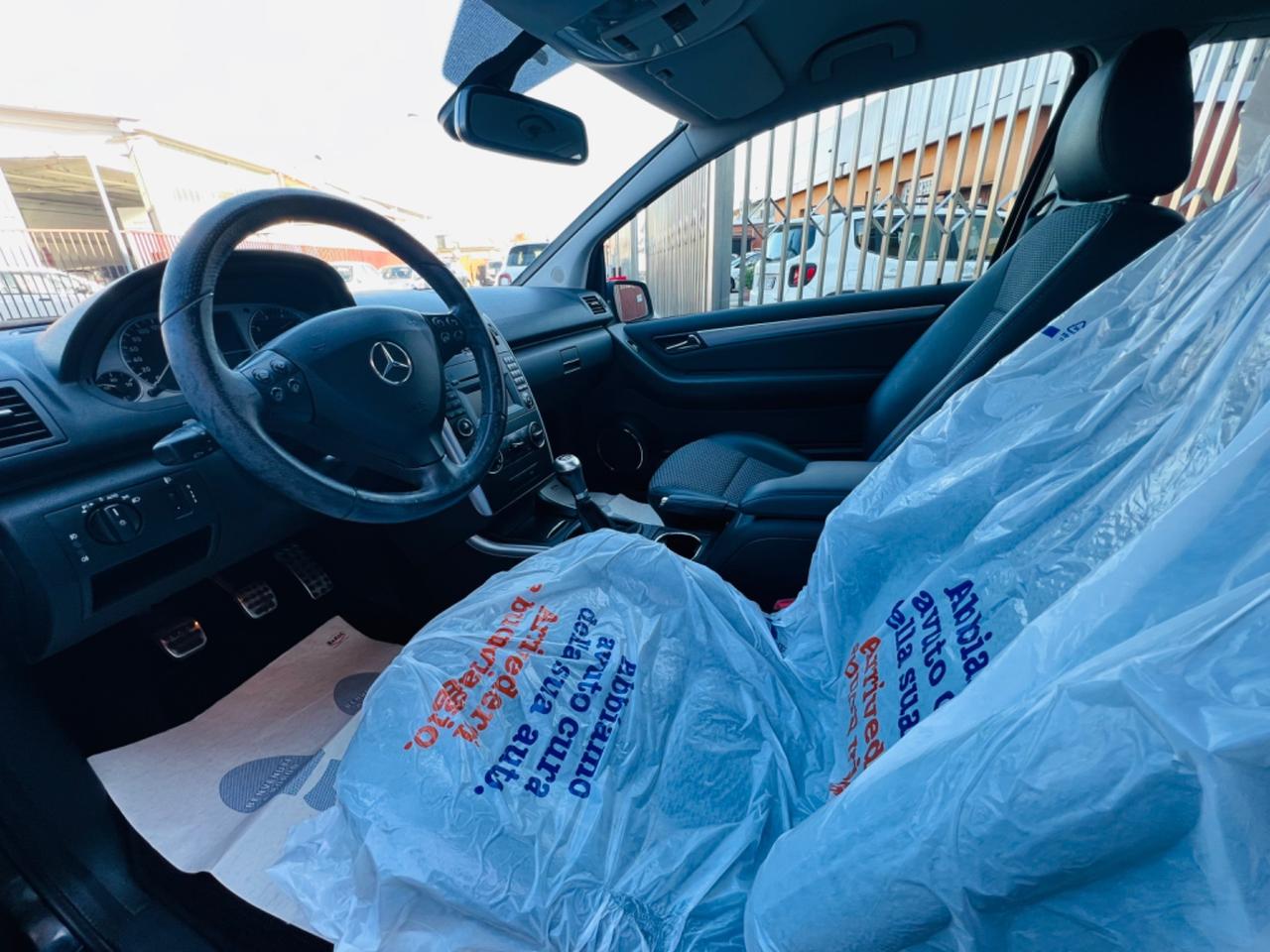 Mercedes-benz CON 12 MESI DI GARANZIA INCLUSA NEL PREZZO