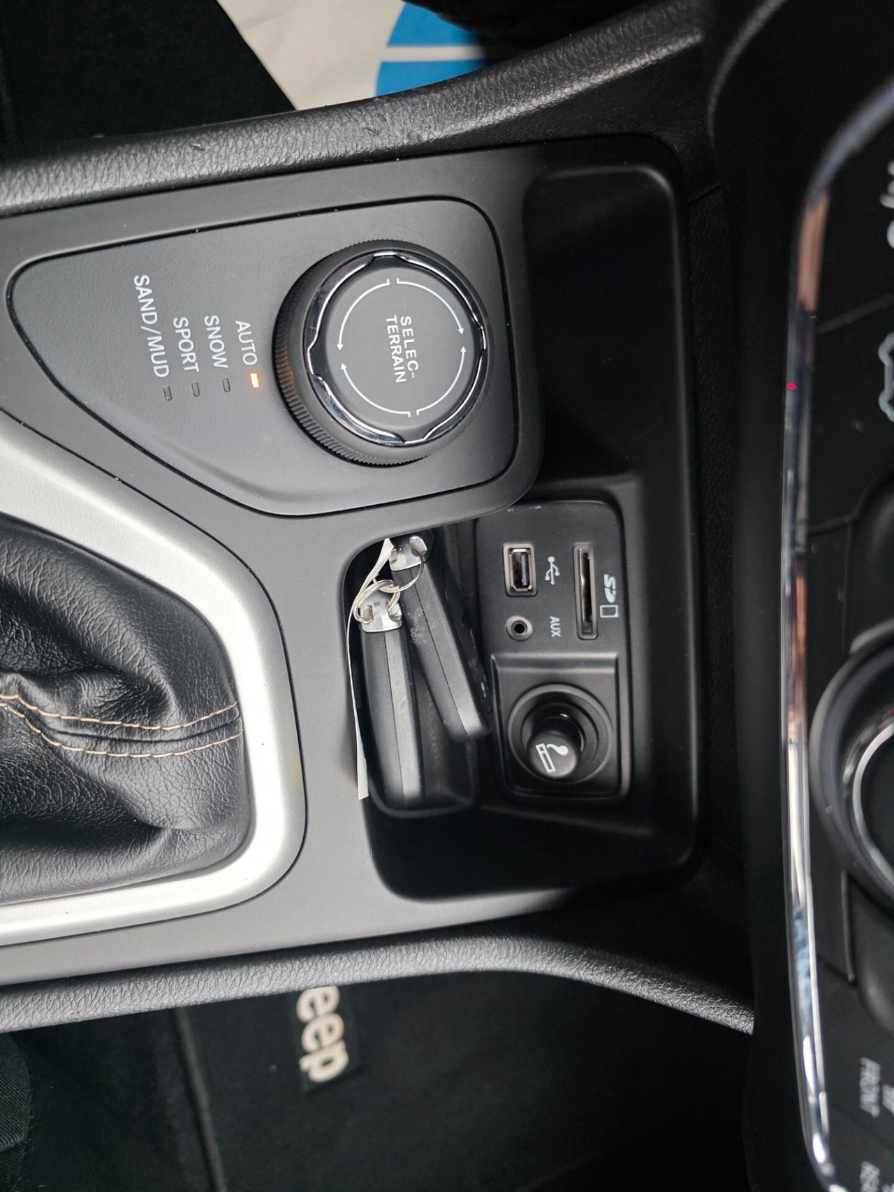 Jeep Cherokee 2.2D 200cv strafull 4WD automatic