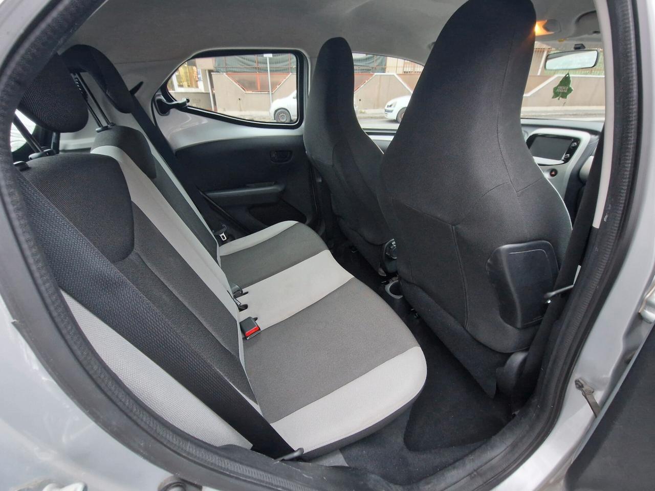 Toyota Aygo 1.0 VVT-i 69 CV 5 porte x-play