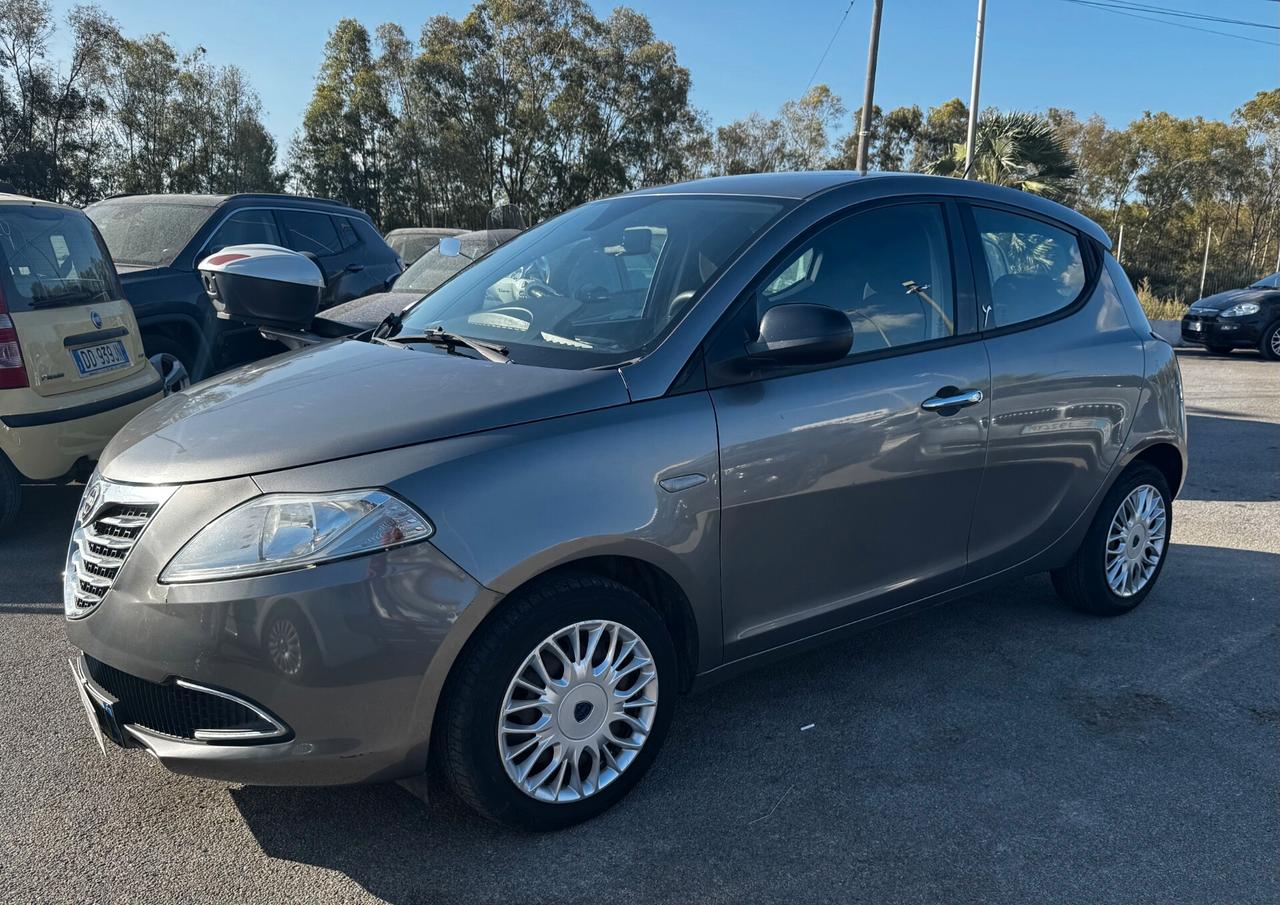 Lancia Ypsilon 1.2 69 CV 5 porte S&S Silver