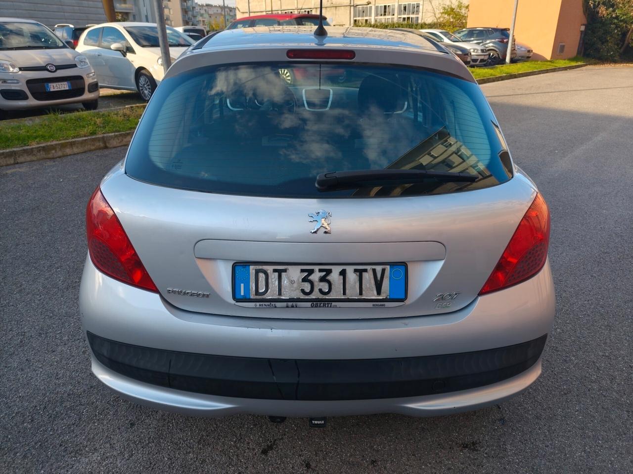Peugeot 207 1.4 benz GPL 5 porte lavori certificati