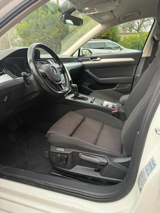 VOLKSWAGEN Passat Variant 1.6 TDI SCR DSG Business BMT