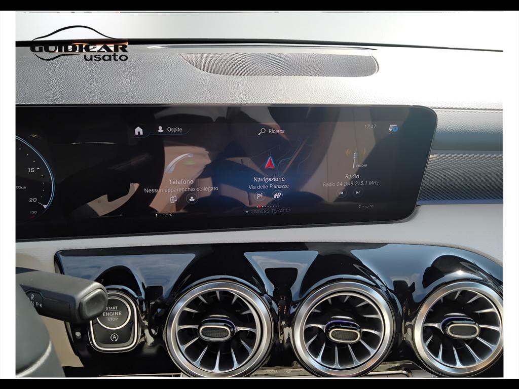 Mercedes-Benz CLA Sh.Brake - X118 - CLA Shooting Brake 180 d Sport auto
