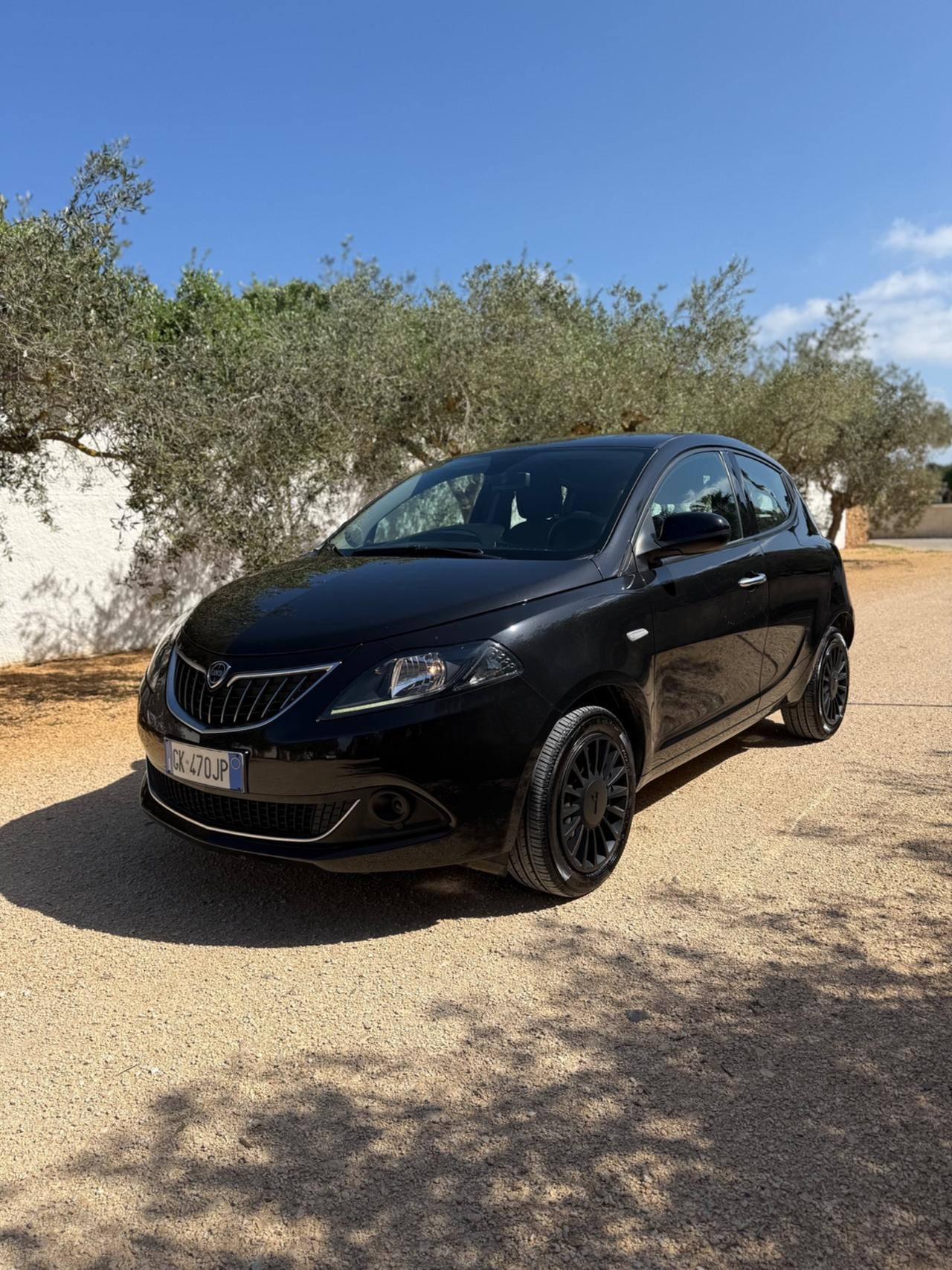 Lancia Ypsilon 1.0 FireFly 5 porte S&S Hybrid Silver Plus