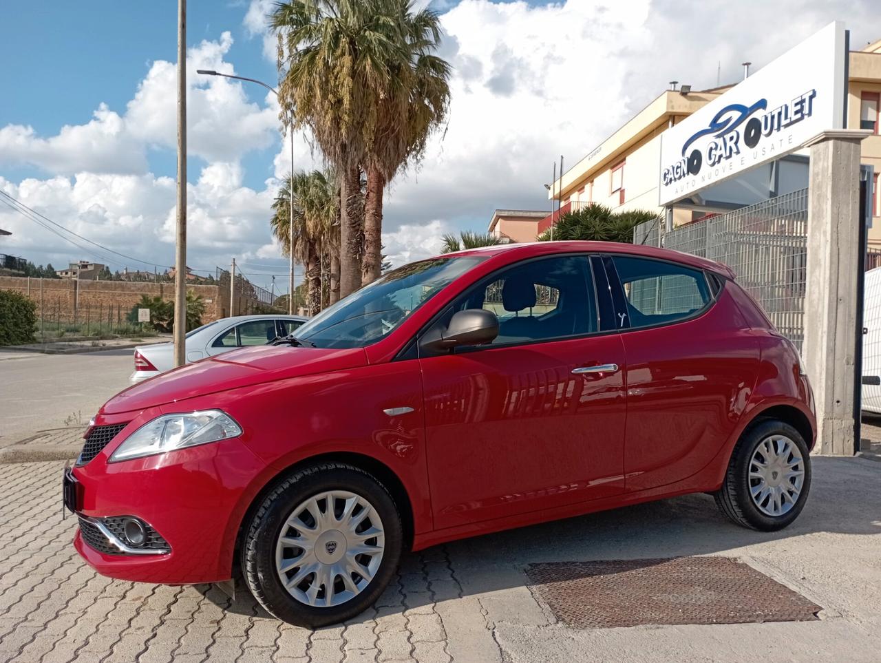 Lancia Ypsilon 1.2 69 CV 5 porte Silver