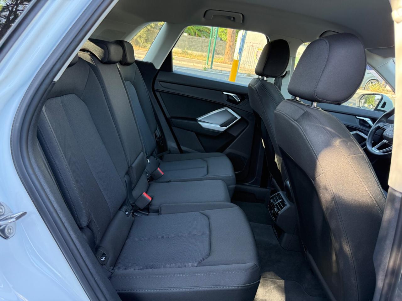 Audi Q3 45 TFSI e S tronic Business