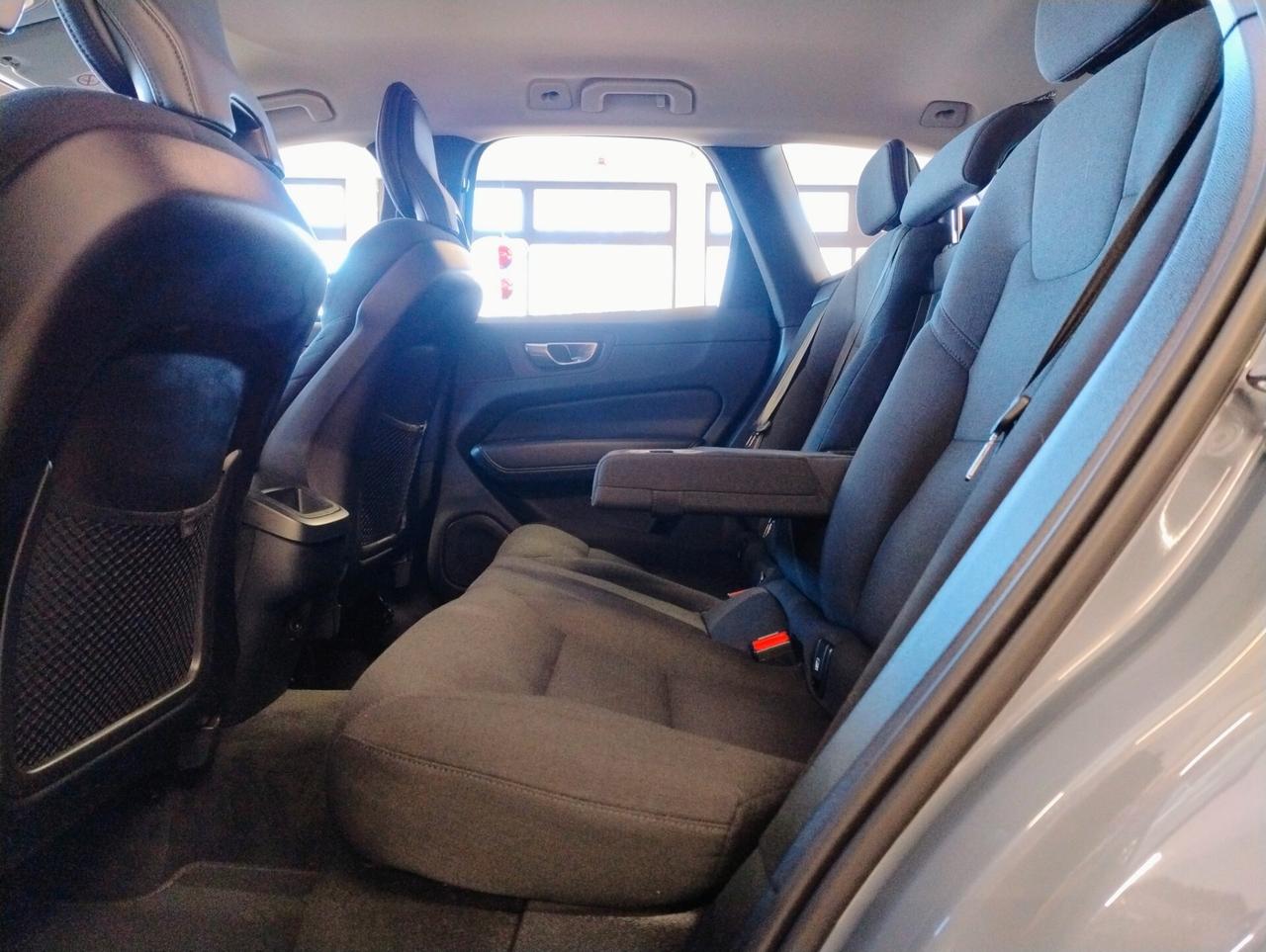 VOLVO XC60 2.0 B4 Geartronic Momentum *LED*CARPLAY*KEYLESS