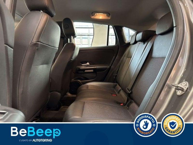 Mercedes-Benz GLA 200 D BUSINESS AUTO