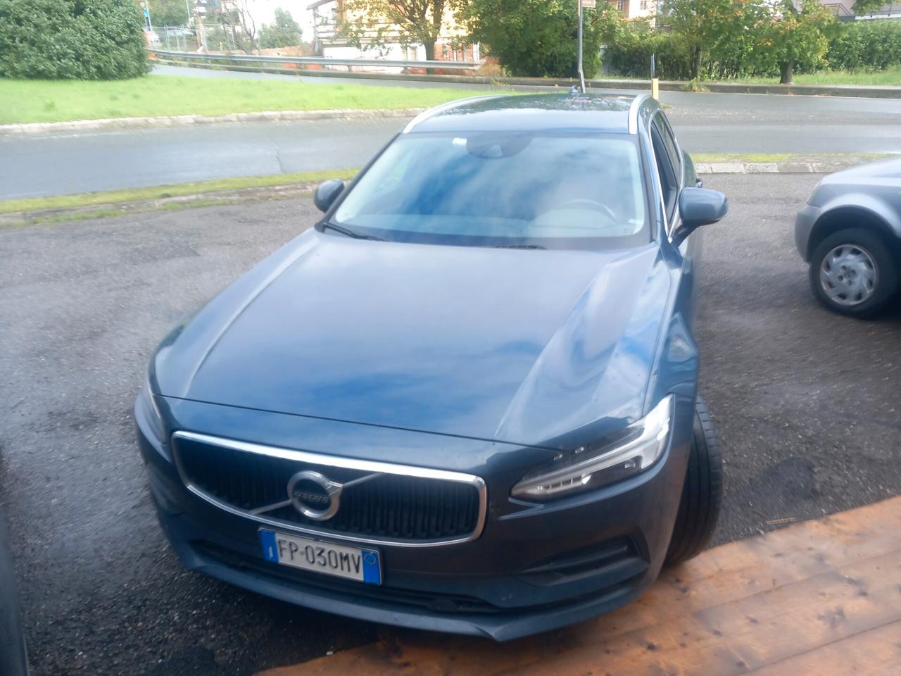 Volvo V90 D4 R-design