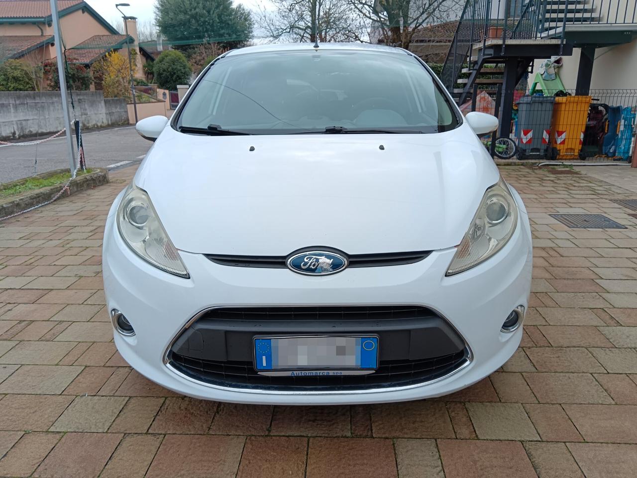 Ford Fiesta 1.4 5 porte Bz.- GPL Titanium