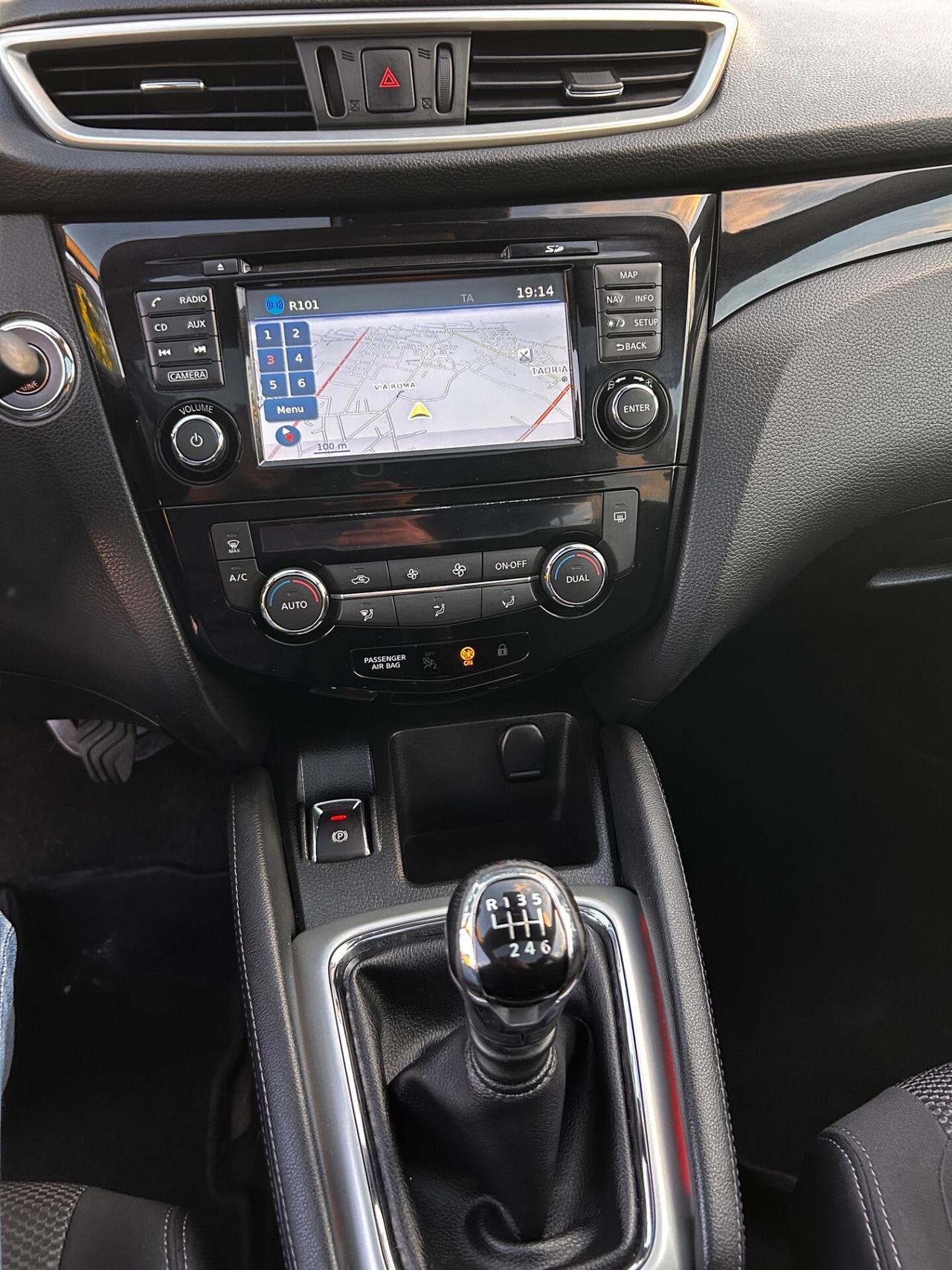 Nissan Qashqai 1.6 dCi 2WD 360 *FULL*TETTO*NAVI*CAMERA*