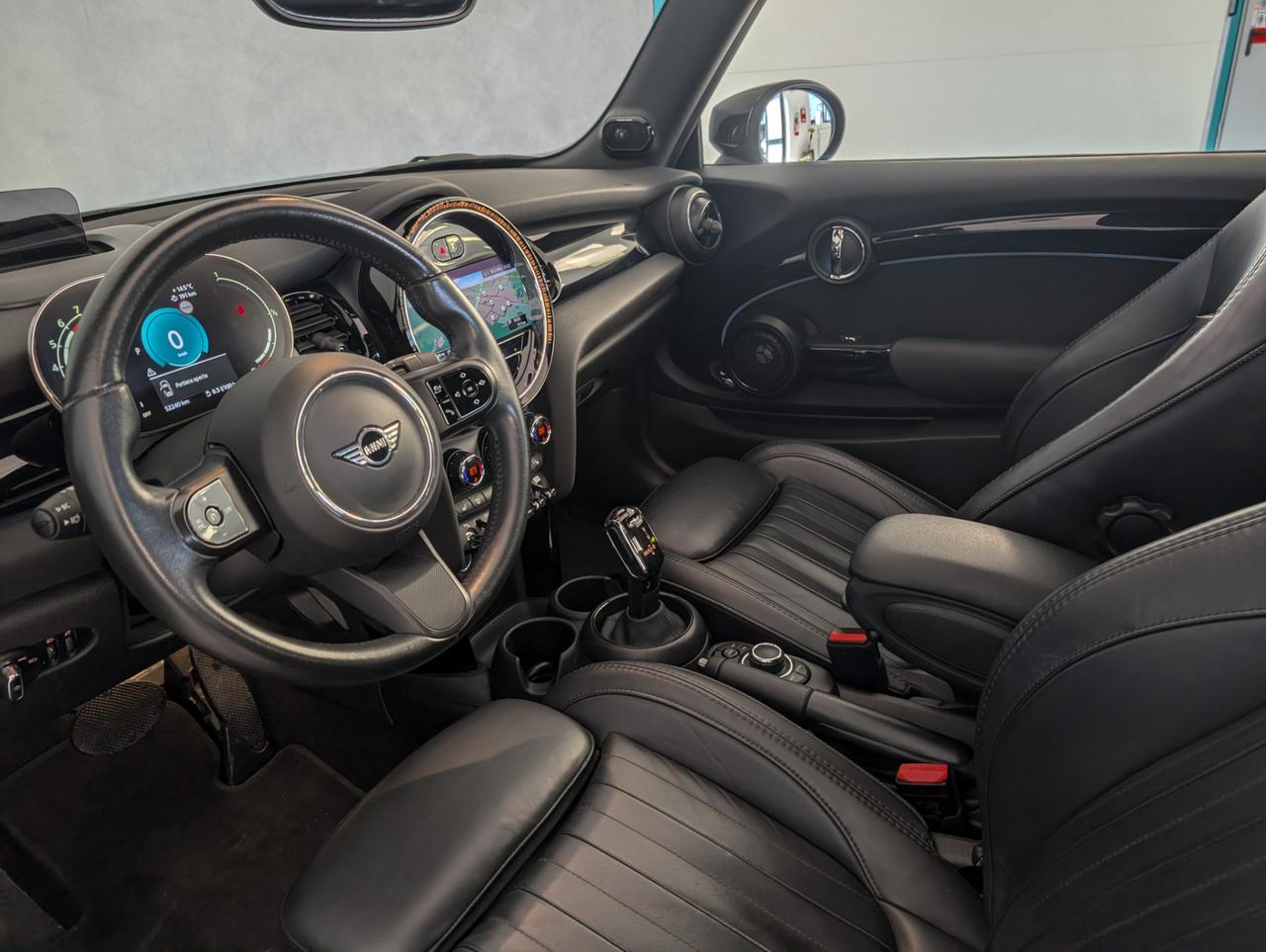 Mini mini iv f54-f55-f56-f57 mini cabrio 1.5 cooper classic auto 1.5 Cooper Premium Plus