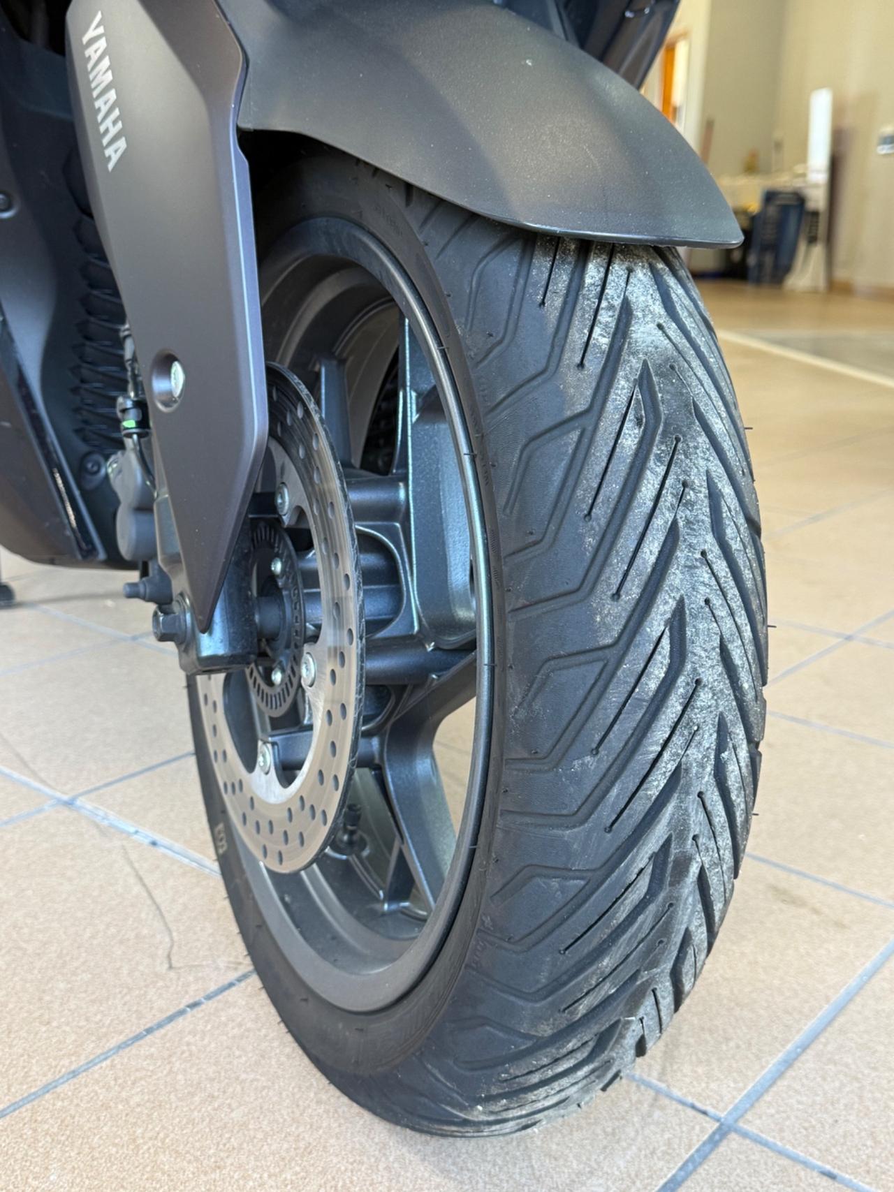 Yamaha X-Max 300 TECH MAX