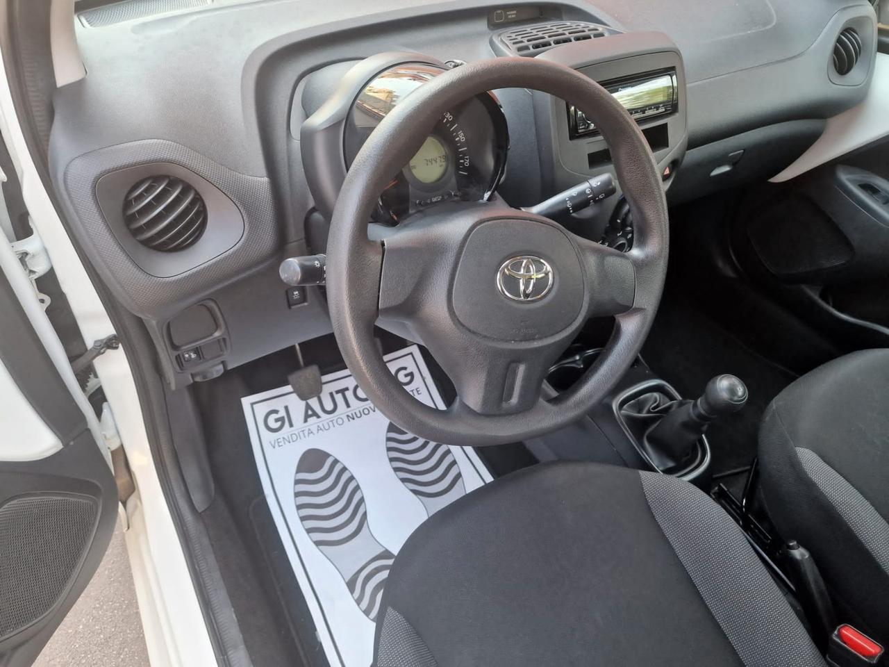 Toyota Aygo 1.0 VVT-i 69 CV 5 porte x-cool TSS