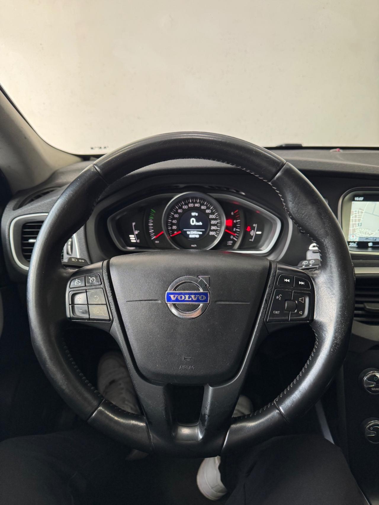 Volvo V40 D2 R-design Momentum