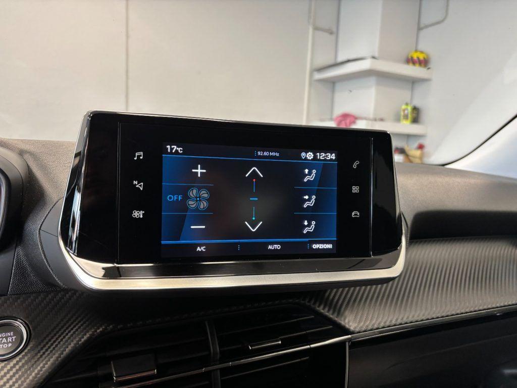 Peugeot 2008 1.5 BlueHDi Allure Navi Pack