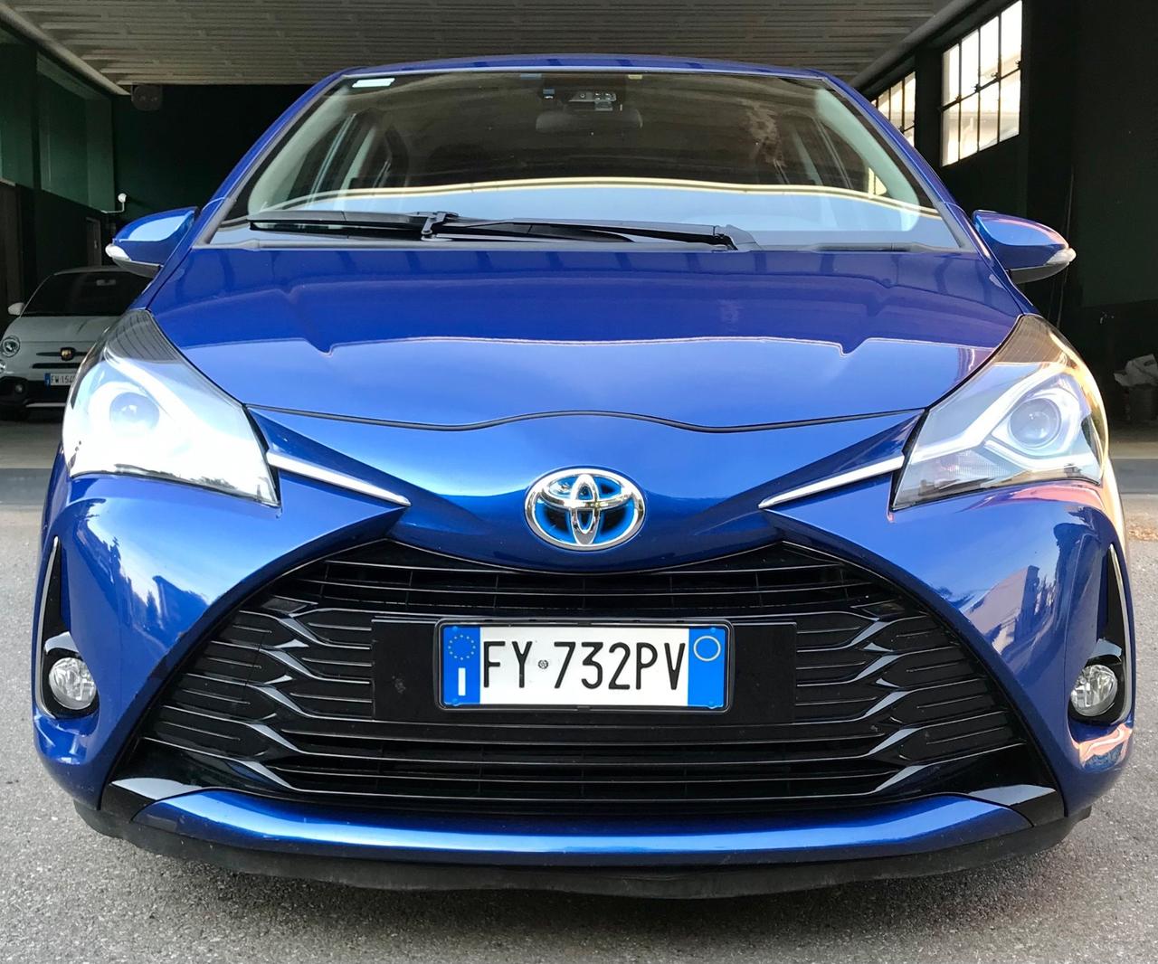 Toyota Yaris 1.5 Hybrid 5 porte Lounge Stupenda Doppio Treno Gomme