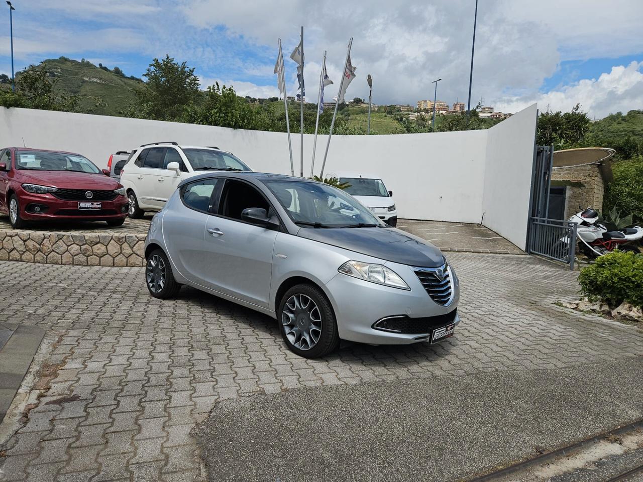 Lancia Ypsilon 0.9 TwinAir 85 CV 5 porte S&S Platinum