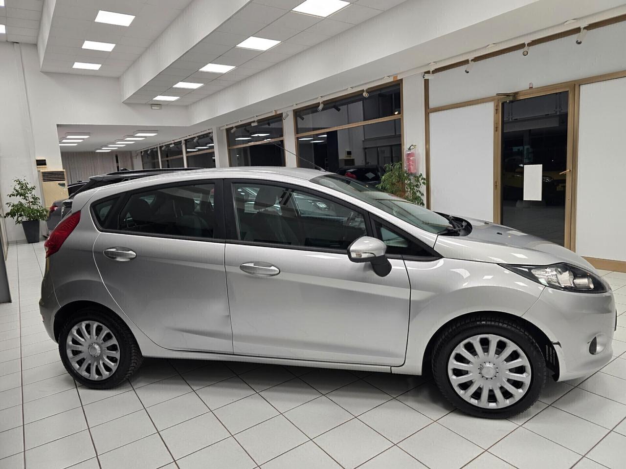 Ford Fiesta 1.2 82CV 5 porte 2010 NEOPATENTATI