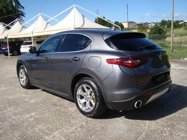 Alfa R. Stelvio 2.2 T.Diesel Executive rwd 190cv AT8 my19