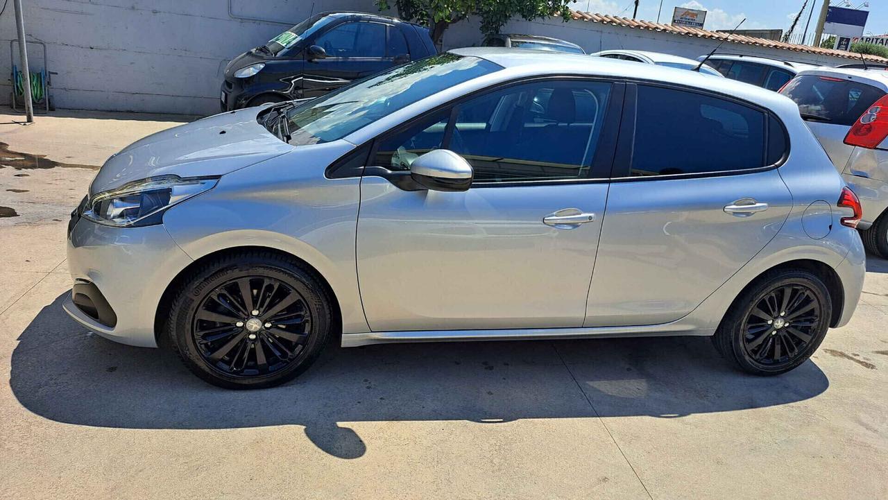 Peugeot 208 BlueHDi 75 5 porte Allure