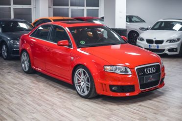 Audi A4 RS 4 4.2 V8 quattro
