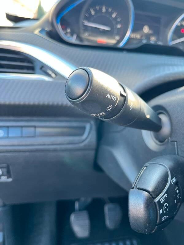 Peugeot 2008 1.6 bluehdi Black Matt 100cv