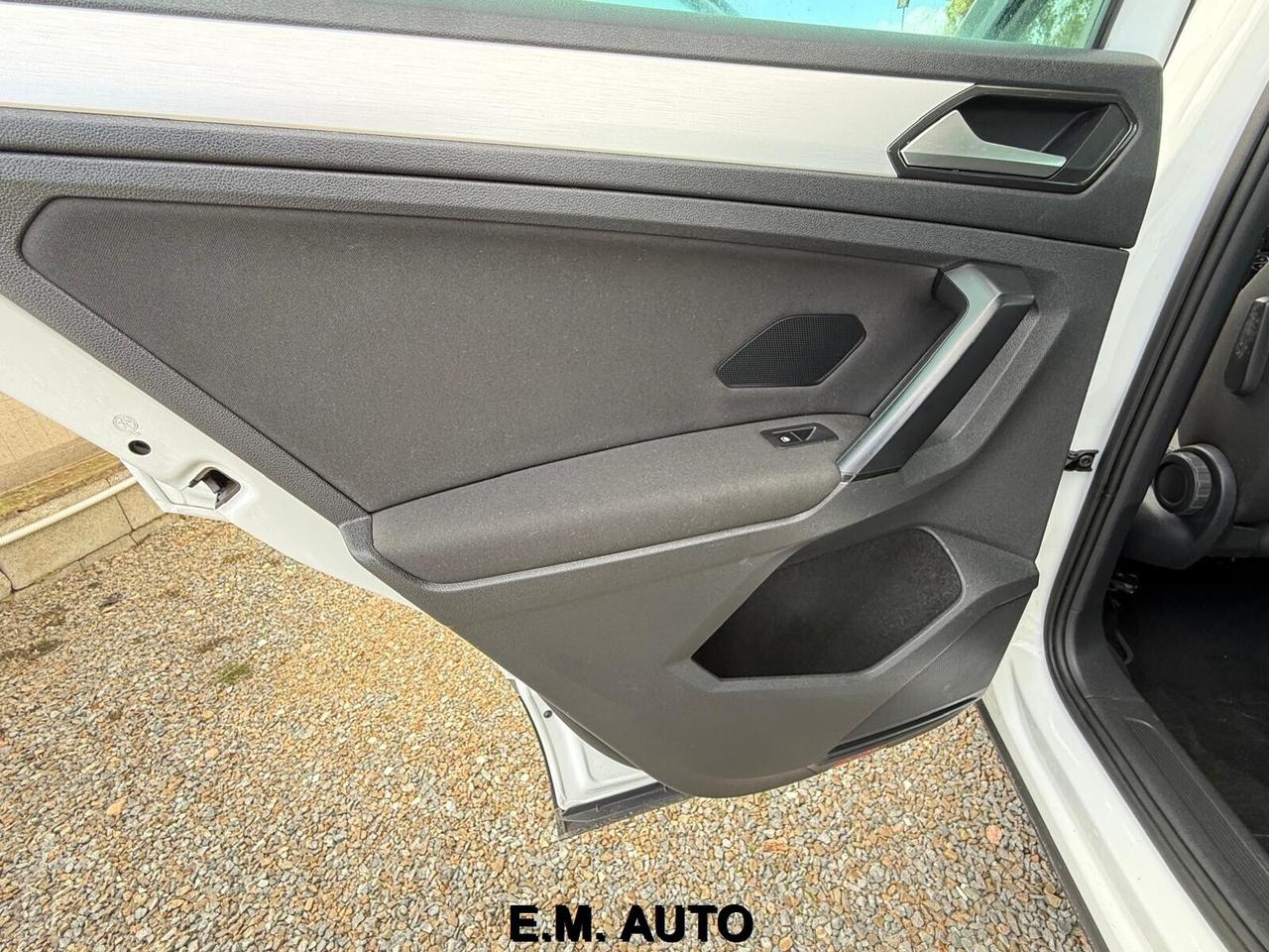 Volkswagen Tiguan 2.0 TDI SCR 4MOTION Business Blu