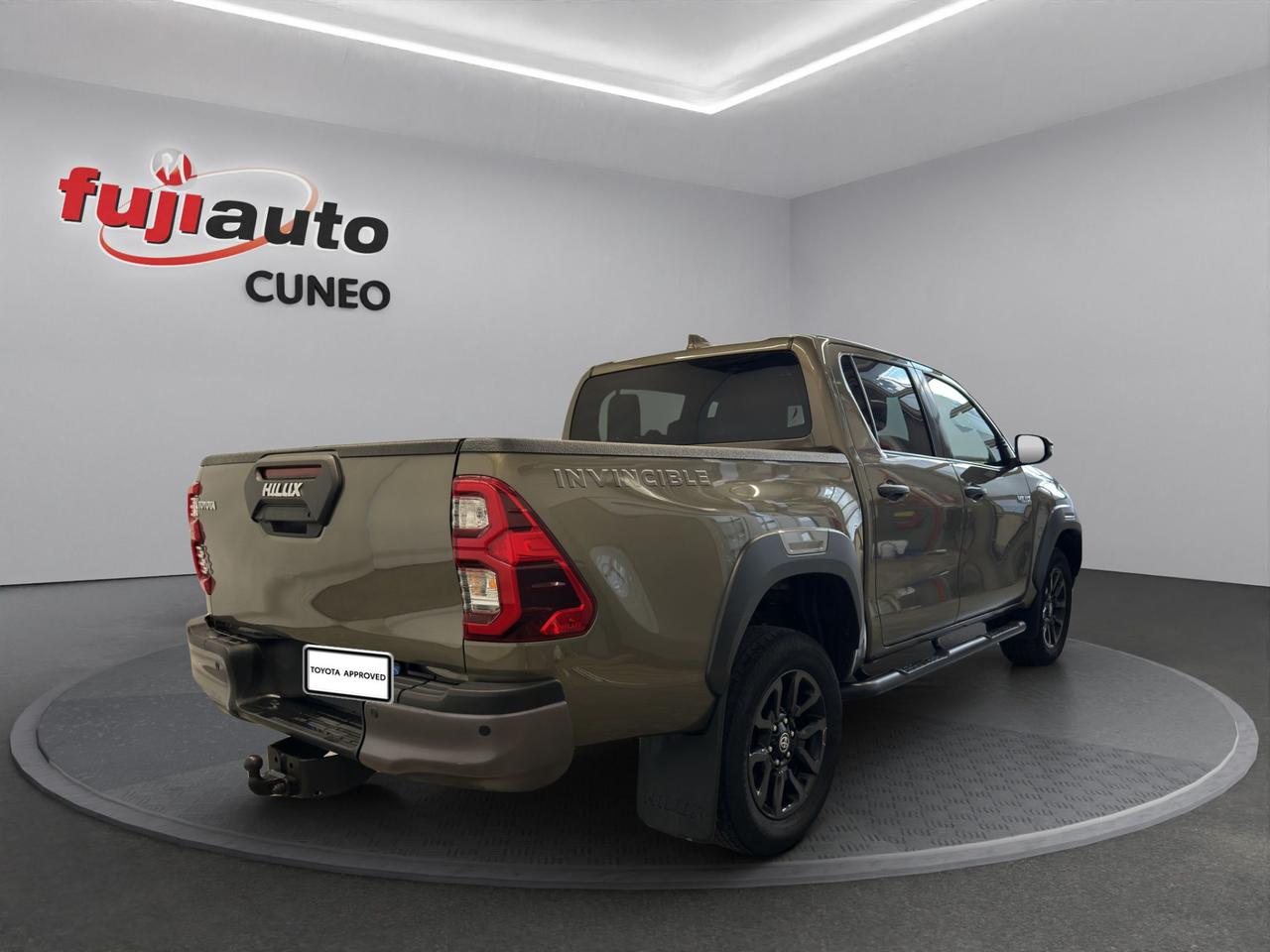 Toyota Hilux 2.8 d double cab Invincible 4wd auto