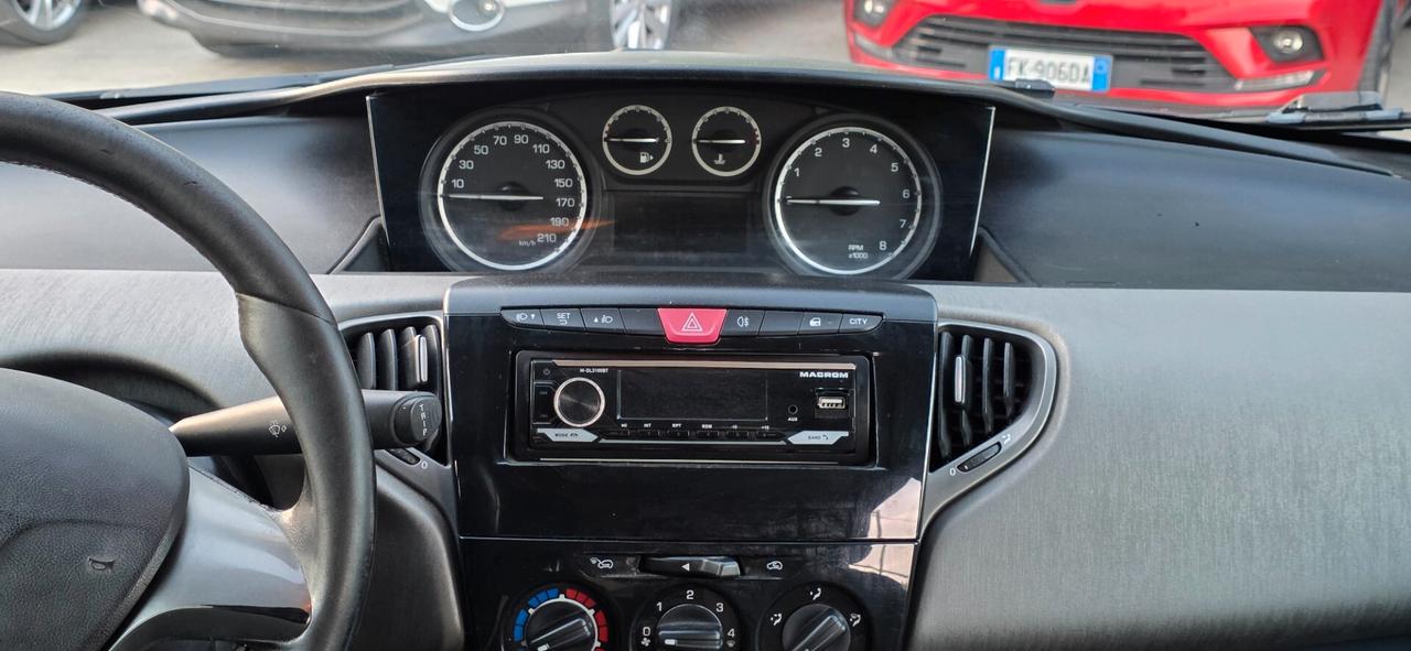 Lancia Ypsilon 1.2 69 CV 5 Benzina