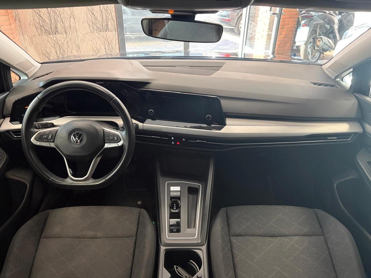 Volkswagen Golf 1.5 eTSI 130 CV EVO ACT DSG R-Line