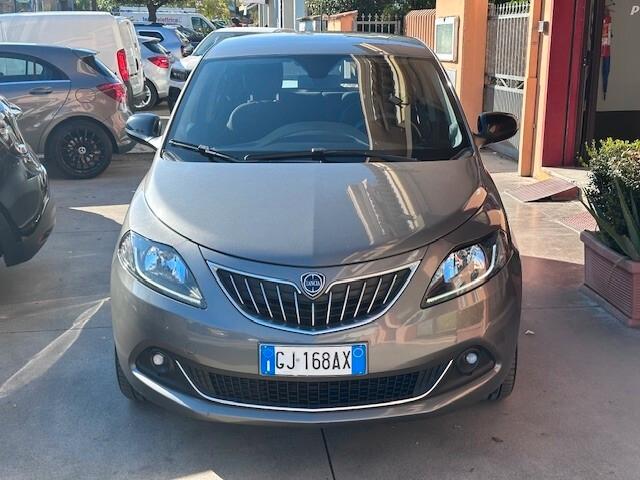Lancia Ypsilon 1.0 Hybrid 2022 OK NEOPATENTATI