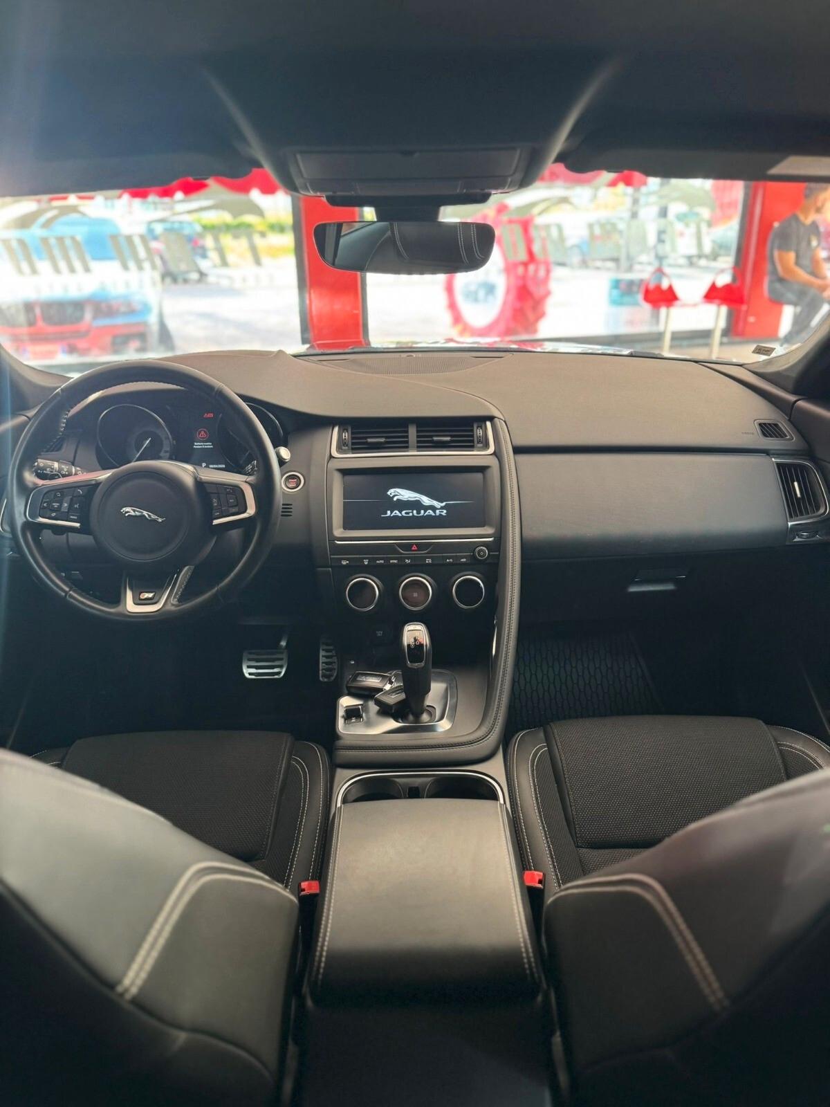 Jaguar E-Pace 2.0D 150 CV AWD aut. R-Dynamic