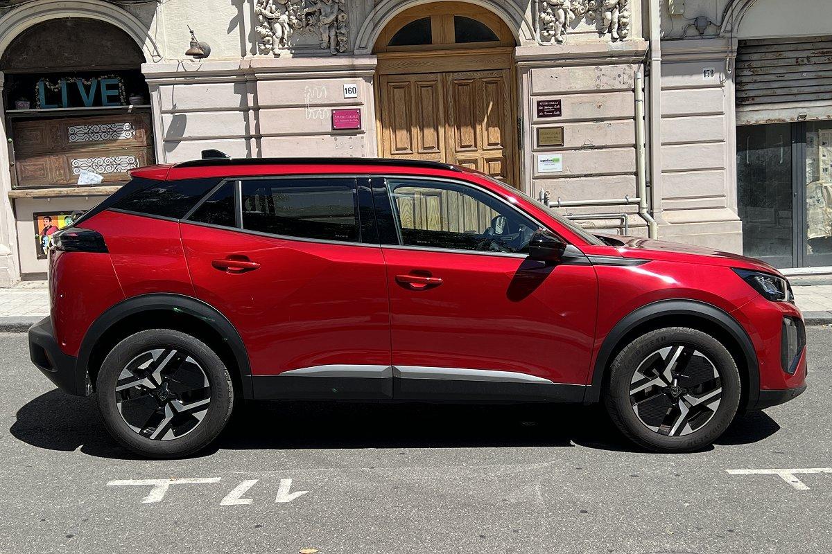 PEUGEOT 2008 PureTech 100 S&S Allure