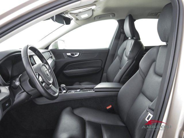 VOLVO XC60 B4 (d) AWD automatico Plus Bright - AUTOCARRO N1