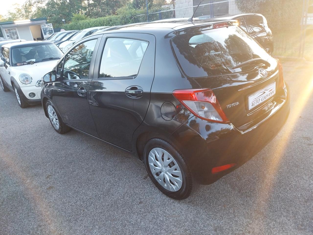 Toyota Yaris 1.0 5 porte Lounge