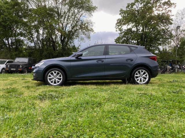 SEAT Leon * SOLAMENTE 49.000km! * SuperAccessoriata W.less