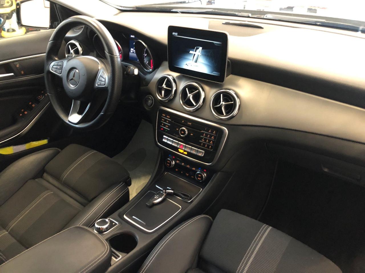 Mercedes-benz GLA 200 d Auto (( Gancio Traino ))