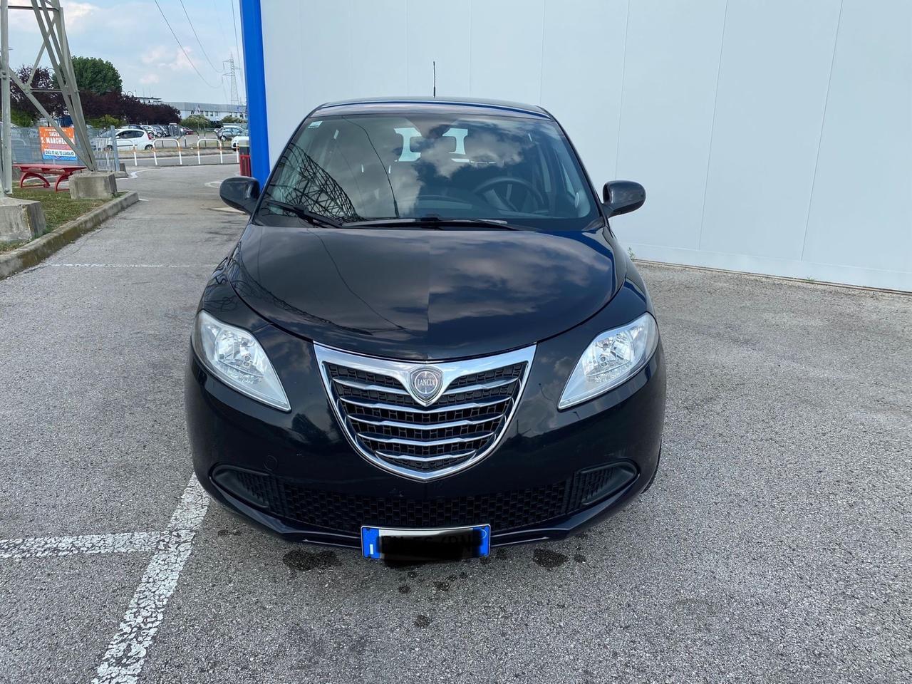 Lancia Ypsilon 1.2 69 CV 5 porte GPL Ecochic Silver