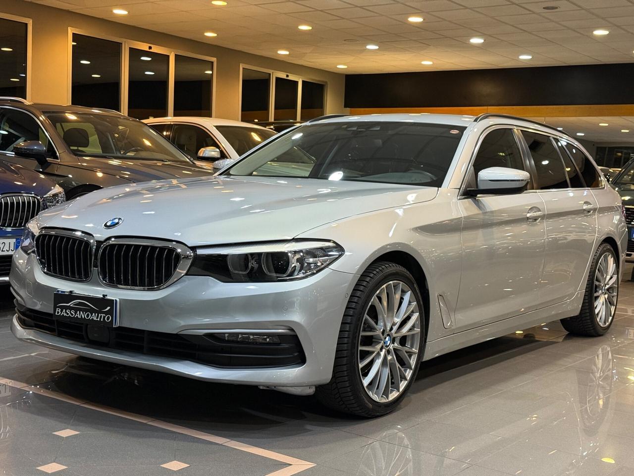Bmw 520 G31Touring 520d xdrive Luxury GANCIO TRAINO !