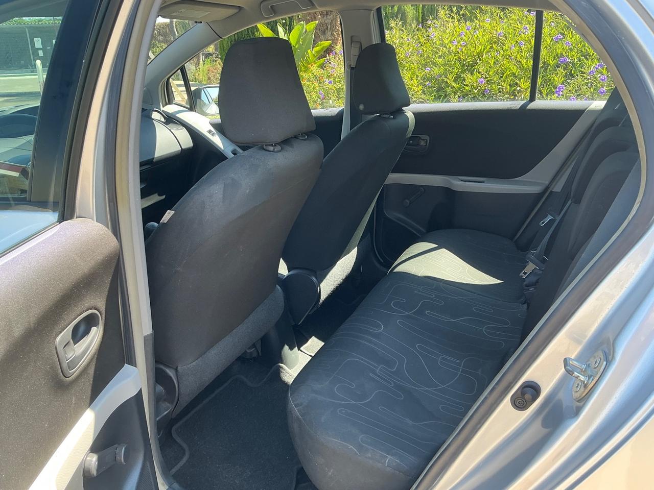 TOYOTA YARIS 1.0 BENZINA 2011