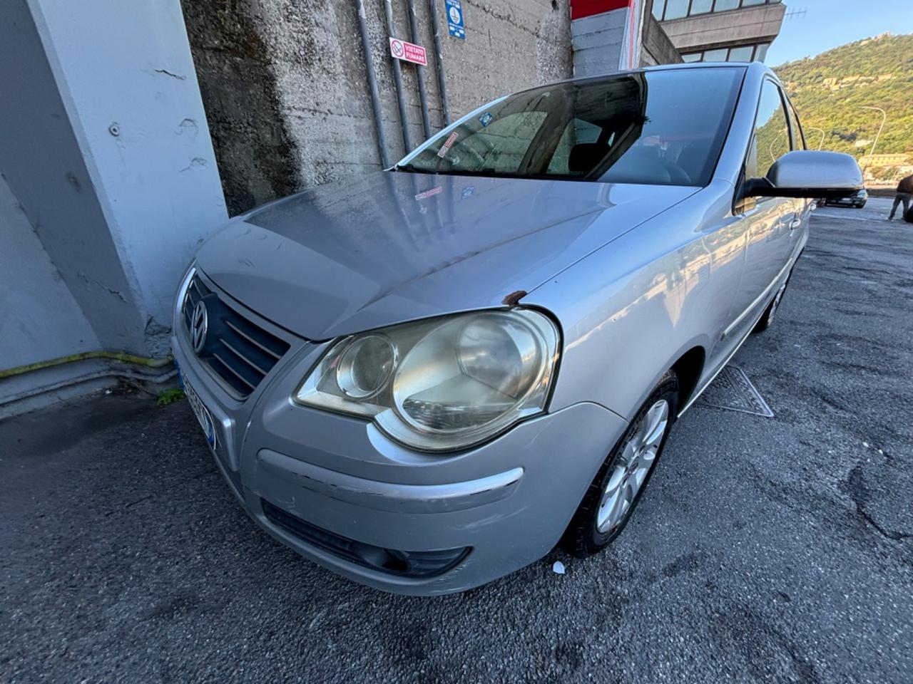Volkswagen Polo 1.4/75CV 16V 5p. Sportline