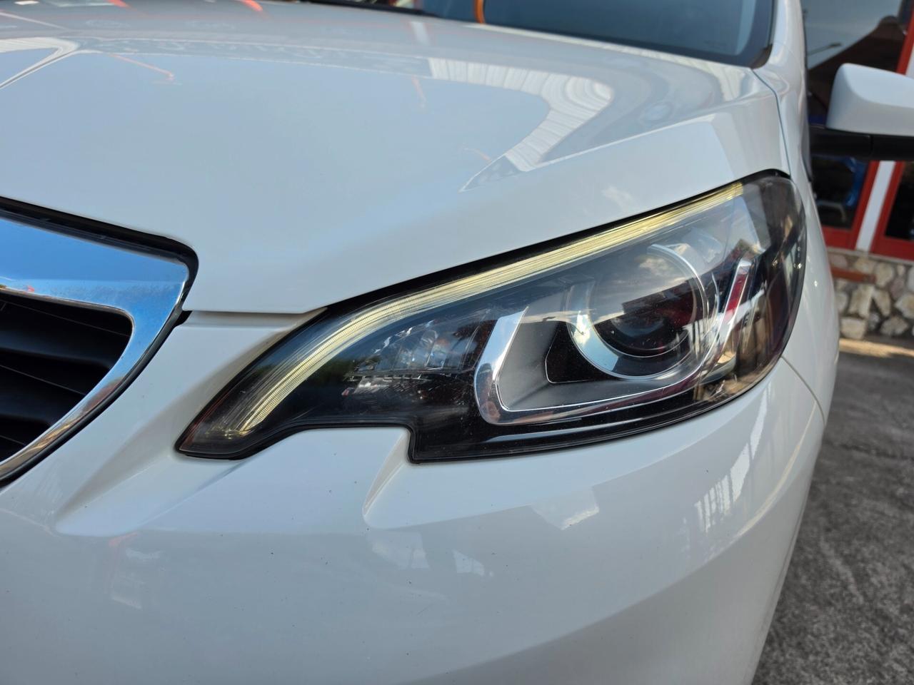 Peugeot 108 1,0 benzina 02/2018 Cv69 AUTOMATICA