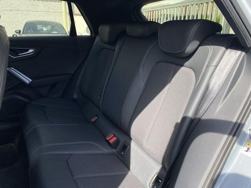 Audi Q2 S Line interno ed esterno 2.0 TDI 150CV S-Tronic 35