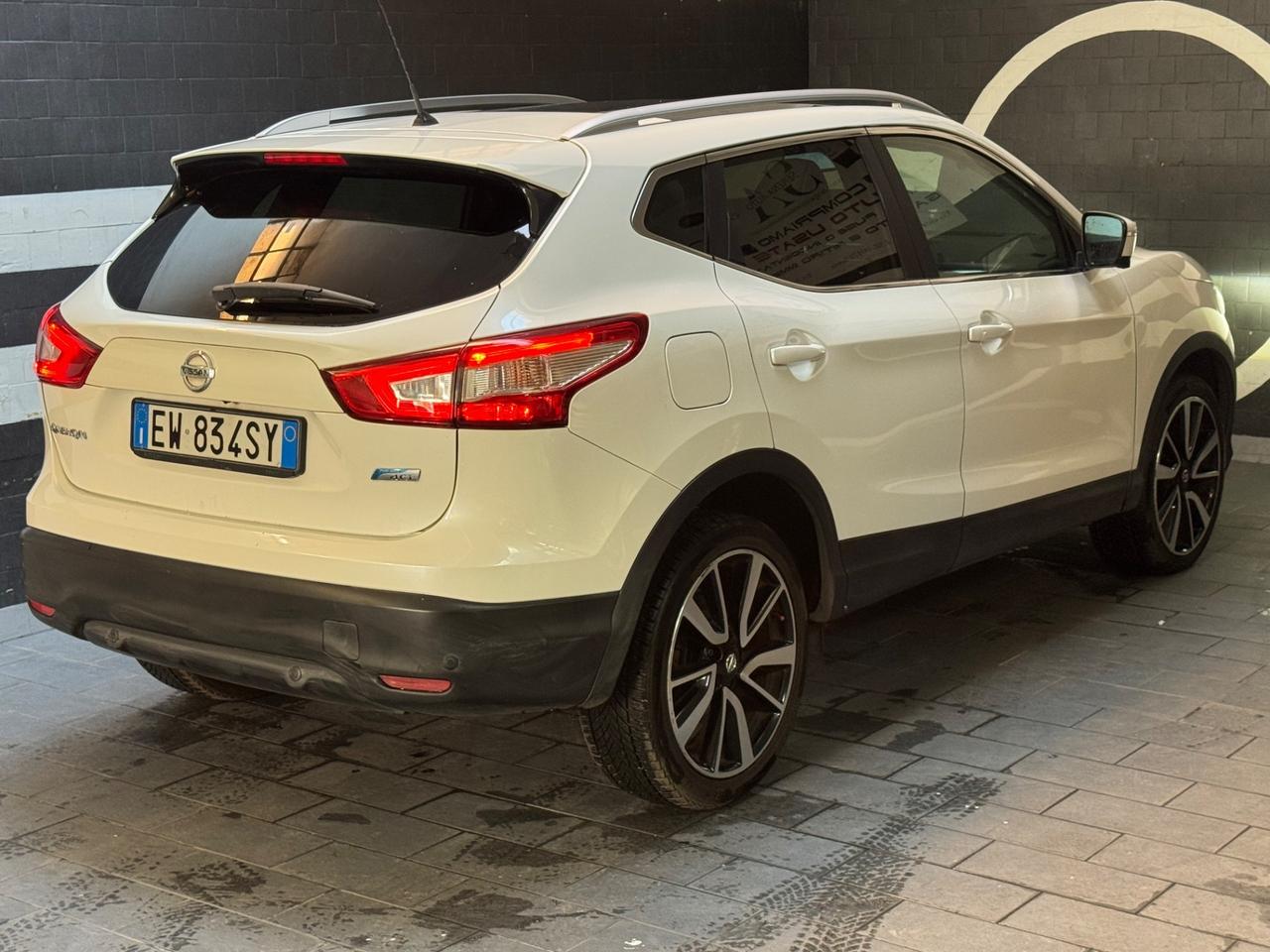 Nissan Qashqai 1.6 dCi 4WD 360